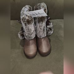 Beautiful Boots With Fur Childrens Size:9 Cute Brown Winter Boots, Boots With Fur, Beautiful Boots, Fur Boots, Nicole Miller, Kids Shoes, Shoe Boots, Kids Shop, Boots