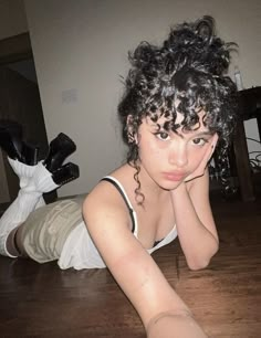 Fem Pfp, Image Swag, Curly Girl, I Love Girls, Naan, On The Floor, The Floor, Pretty Hairstyles, Hair Looks