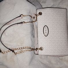 Pink And Gold Guess Purse Size: Medium Nwt Guess Bags Black, Bags Guess, Guess Shoulder Bag, Y2k Shoulder Bag, Purse Boutique, Guess Purse, Guess Purses, Denim Purse, Denim Tote Bags