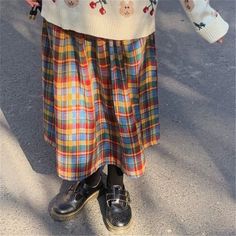 She And Her Cat, Cargo Dress Pants, Wool Plaid Skirt, Hot Blouse, Style Evolution, Rainbow High, Trendy Collection, Skirt Women, Chromatic Aberration