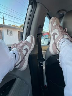 Plum Eclipse Dunks Outfit, Diffused Taupe Dunks Outfit, Nike Dunk Low Diffused Taupe, Nike Dunk Outfit, Dunks Outfit, Nike Shoes Jordans