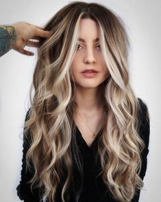 Blonde Money Pieces for Long Hair Brown Hair With Blonde Extensions, Colored Money Piece, Colored Money Piece Hair, Blonde Highlights With Lowlights, Blonde Highlights Ideas, Money Piece Hair, Balayage Extensions