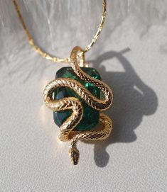 Cool Necklace, Pinterest Profile, Snake Pendant, Snake Jewelry, Jewelry Lookbook, Fancy Jewelry, Cool Necklaces