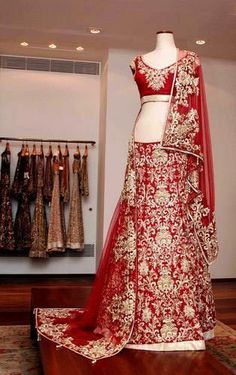 sari Wedding Lenghas, Desi Outfits, Outfits Indian, Lengha Choli, Indian Bridal Lehenga, Traditional Indian Dress, Bridal Outfit, Event Management Company