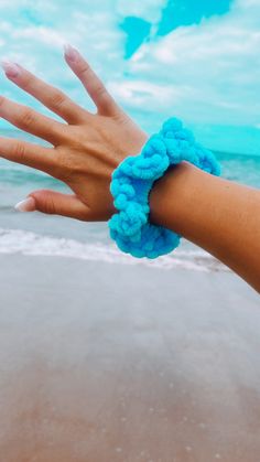 Upgrade your hair game with our handmade crochet scrunchie - the ultimate accessory for style and comfort. Made from super soft yarn, our scrunchies are not only customizable but also incredibly stretchy, ensuring a perfect fit every time. Say goodbye to tangles and hello to hassle-free hairstyles with our premium crochet scrunchie. Elevate your look with a touch of elegance and enjoy the luxury of comfort all day long. Get yours now and experience the difference for yourself! Thank you for supp Tie Gifts, Yarn Sizes, Ponytail Holders, Hair Game, Free Hair, Soft Yarn, Hair Band, Hair Ties, Scrunchies