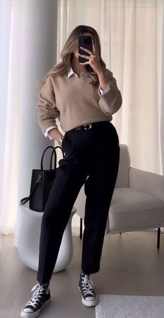 Business Blazer Outfits, Timeless Business Casual Women, Buisness Casual Women Outfits Chic Sneakers, Mid Size Professional Outfits, Clinical Rotation Outfit, Smart Casual Winter Outfits Women, Young Office Outfits, Paraprofessional Outfits, Clinical Director