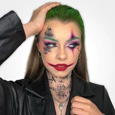 Halloween makeup inspiration. #halloweenmakeup #halloween2023 #halloween Halloween Makeup Looks Joker, Joker Female Makeup Looks, Pretty Joker Makeup, Joker Cosplay Makeup, Joker Make Up Female Easy, Joker Make Up Easy, Women Joker Makeup, Womens Joker Makeup, Joker Outfit Female Diy