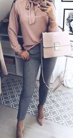 Spring Outfits For Work #springfashion #springstyle #springoutfit #workoutfits #workspringoutfitswomen Winter Office Wear Professional Outfits, Preaching Outfits, Winter Business Outfits, Chic Workwear, Work Outfits Frauen, Business Casual Outfits For Women, Summer Work Outfits, Womens Business Casual, Mode Casual