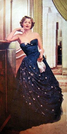 Pierre Balmain, 1950 #PierreBalmain 1950 Style, Glamour Vintage, Look Retro, Evening Gown Dresses, 1950s Dress