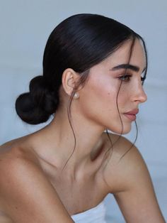 penteado para noiva Old Money Hairstyles, Grad Makeup, Make Up Bride, Manpreet Kaur, Az Wedding, Love Pink Wallpaper, Bridal Hair Buns, Hair Photography, Hair Buns