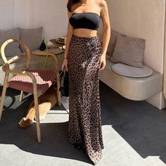 Olivia Mark - Leopard Print Fish Tail Skirt - Fashionable Long Skirt with Design Sensibility in Faux Silk Satin Tiger Skirt Outfit, Tiger Skirt, Printed Dresses Fashion, Empire Dresses, High Waist Long Skirt, Vintage Leopard, Maxi Rok, Zipper Skirt, Fishtail Skirt