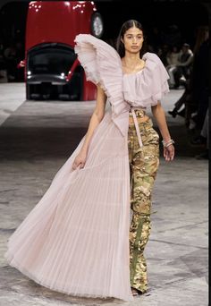 Runway Magazine, Multiple Outfits, Column Gown, Fashion Show Collection, Vogue Paris, Looks Style, Kanye West, Paris Fashion, Autumn Winter Fashion