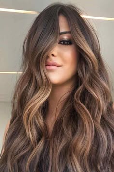 Rambut Brunette, Brunette Hair With Highlights, Colored Curly Hair, Brunette Balayage Hair, Long Hair Color, Brown Hair Balayage, Balayage Brunette, Hair Color Balayage, Hair Inspiration Color