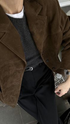 Brown Suede Jacket Outfit, Brown Jacket Outfit, Suede Jacket Outfit, Brown Outfits, Autumn Fits, Leather Jacket Outfits, Brown Suede Jacket, Brown Outfit, Jairzinho