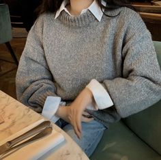 Everyday Fashion Outfits Casual, Button Up Under Sweater, Aesthetic Modest Outfits, Hijab Stile, Student Style, Winter Mode Outfits, Winter Fashion Outfits Casual, Korean Casual Outfits, Everyday Fashion Outfits