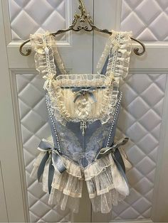 Ruffle Trim Top, Comfortable Place, Rock Punk, Floral Print Skirt, Diy Couture, Mode Inspo, Mode Inspiration, Corsets, Corset Top