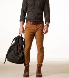 Honey Street Style Vintage, Dark Brown Leather Boots, Amazing Fashion, Outfit Jeans, Brown Pants, Men Looks, Well Dressed, Stylish Men, Mens Fashion Casual