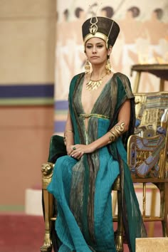 Sibylla Deen, Ancient Egyptian Clothing, Egyptian Dress, Ancient Egypt Fashion, Egyptian Clothing, Egyptian Fashion, Egypt Fashion, Egyptian Women, Egyptian Inspired