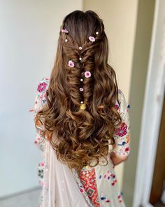 Elegant and timeless, the perfect wedding hairstyle for your special day. 💇‍♀️✨ #WeddingHair #BridalHairstyle #HairInspiration #BrideToBe #LoveAndStyle Open Hairstyles, Indian Bridal Hairstyles, Hair Tutorials Easy, Bridal Hairstyles, Wedding Hairstyle, Hair Collection, Hair Tutorials, The Perfect Wedding