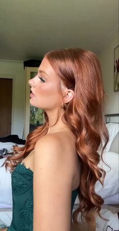 Nice Hairstyles For Wedding Guest, Simple Hair For Party, Simple Hair Bridesmaid, Half Up Event Hair, Ponytail Hairstyle Bridesmaid, Cute Hairstyles Wedding Guest, Simple Event Hairstyles, Dinner Dance Hairstyles, Long Hair Updo For Wedding Guest