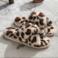 Brand New In The Packaging Women's Sizing Super Fuzzy Warm And Cozy Material Criss Cross Design Leopard Print Fuzzy Shoes, Kids Leather Shoes, Kids Snow Boots, Open Toe Slippers, Home Slippers, Fuzzy Slippers, Mens Snow Boots, Fur Slippers, Plush Pattern