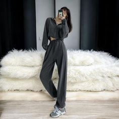 Comfy Lounge Pants, Baggy Joggers, High Waisted Sweatpants, Women Sweatpants, Sweatpants For Women, Comfy Lounge, Wide Leg Sweatpants, Casual Joggers, Meeting Friends