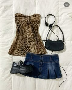 Slim Tank Top, Leopard Print Outfits, Aesthetic Streetwear, Streetwear Summer, Tube Tops, 2000s Fashion Outfits, Leopard Print Top, Street Casual, 2000s Fashion