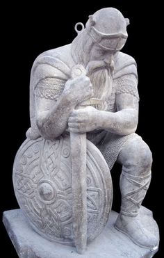 Kneeling Warrior, Medieval Manor, Warrior Statue, Norse Warrior, Roi Arthur, Warrior Art, Viking Life, Viking Culture