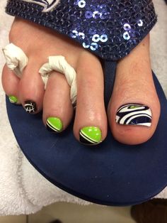 Painted Seattle Seahawks toes for the XLIX Super Bowl. #PMTSLife #PMTSSpokane Nail Design, Nail Art, Nail Salon, Irvine, Newport Beach Seahawks Nails Design, Seahawk Nails, Seahawks Nails, Nails Toes, Fingernails Painted, Toenail Designs, Pedicure Ideas