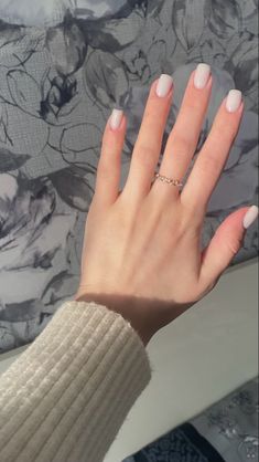 Short Nails Pale Skin, Nails For Pale Hands, Nail Colours For Pale Skin, Pale Skin Nails, Nail Colors For Pale Skin, Lily Nails, Diy Acrylic Nails, Glitter Gel Nails