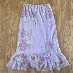 BEAUTIFUL FLORAL SKIRT 🌸 Long Flower Skirt, Cute Kawaii Outfits, Pretty Skirts, Flower Skirt, Girly Outfits, Dream Clothes, Purple Green, Pretty Dresses, Pretty Outfits