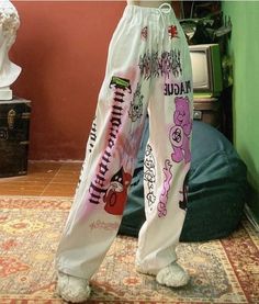 Mode Harajuku, Looks Hip Hop, Look Grunge, Diy Vetement, Retro Cartoon, K Fashion, Tumblr Outfits, Print Pants