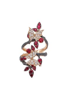 Stephen Webster - 18K Rose Gold Diamond Ring | Mitchell Stores Luxury Rose Gold Evening Rings, Luxury Rose Gold Ruby Ring, Stephen Webster Jewelry, Blessed Wednesday, Stephen Webster, Rose Gold Diamond Ring, Gold Diamond Ring, Diamond Anniversary, Stud Set