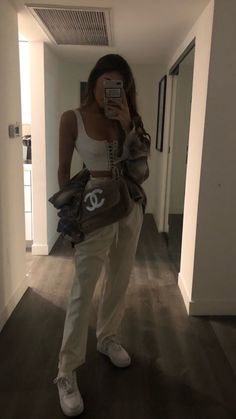 Maddison Beer Outfit, Madison Beer Outfit, Photowall Ideas, Madison Beer Hair, Estilo Madison Beer, Madison Beer Style, Madison Beer Outfits, Proud Family, Beer Outfit