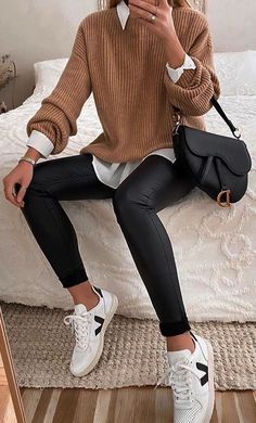 Dublin Winter, Lederhosen Outfit, Outfit Inso, Stylish Winter Outfits, Winter Fashion Outfits Casual, Business Casual Outfits For Work, Mode Casual, Trending Fashion