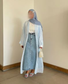 abaya 
hijab fashion Uni Student Outfit, Modest Outfits With Jeans, Desi Casual Outfits, Maxi Jean Skirt Outfits, Hijabi Style Outfits, Hijab Style Summer, New Abaya Design, Traditional Outfit Ideas, Hijabi Fashion Summer