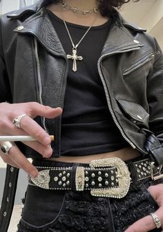 Mens Outfit Leather Jacket, Himbo Outfits Men, Himbo Aesthetic Outfits Men, Rock Band Outfits Male, Himbo Outfits, Rockstar Outfit Men, Emo Cowboy, Rockstar Aesthetic Outfits, Lana Concert