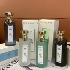 Bulgaria
BVLGARI 
jewels
MARCA
LUXURY
JOYAS
Perfume Sweet Box Design, Pampering Routine, Perfume Bottle Design, Fotografi Vintage, Diy Body Care, Chanel Perfume