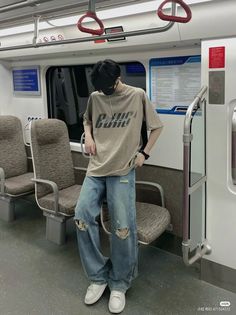 Asian Guy Outfits, Korean Street Fashion Mens, Oversized Outfit Men, Korean Outfits Men, Visual Wp, Male Fits, Korean Men Fashion, Korean Street Fashion Men, Top Surgery