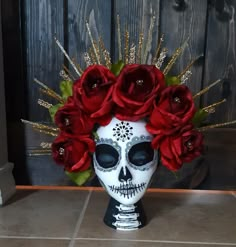 Dia De Los Muertos Hat Ideas, Day Of The Dead Crown Diy, Diy Catrina Headband, Catrina Crown Diy, Day Of The Dead Headpiece Diy, Dia De Los Muertos Headpiece Ideas, Catrina Headpiece, Hanging Skulls, Day Of The Dead Headpiece