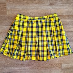 Hot Topic Nwot Yellow Plaid Skater Skirt Size S 90s Y2k Style Academia Retro School Skort With Lined Skirt, Retro School Mini Skirt, Y2k Style Pleated Skirt Bottoms For School, Y2k Style School Pleated Skirt, Retro Skirted Bottoms For School, Retro Mini Skirt Skort For School, Retro Mini Skort For School, Retro Pleated Bottoms For School, Trendy Yellow School Bottoms