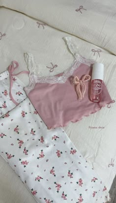 Pink Pijama Aesthetic, Cute Pyjama Aesthetic, Girly Pjs, Hyperfeminine Pajamas, Cute Pajamas Coquette, Aesthetic Sleepwear, Cute Pajamas Aesthetic, Cute Pjs Aesthetic, Cute Pijamas Coquette