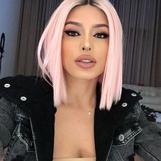 Isabel Bedoya, Hairdo Ideas, Pink Ombre Hair, Funky Hair, Light Pink Hair, Pink Blonde Hair, Cake Face