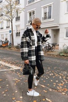 Winter Outfits 2020, Checkered Coat, Mode Prints, Winter Outfits Cold, Jordan Outfits, Neue Outfits, Trendy Fall Outfits, Looks Street Style, Trendy Fall