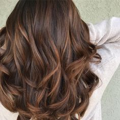 ✨Caramel BALAYAGE✨ 👉🏻Formula Caramel Balayage Formula, Balayage Formulas, Brown Hair Caramel Balayage, Rose Highlights, Caramel Ombre Hair, Balayage Hair Bob, Brunette Hair Color With Highlights, Haircolor Ideas, Hair Formula