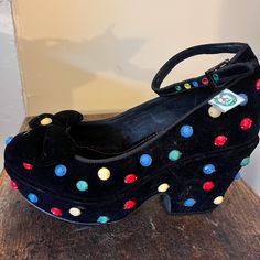 Worn Once So Comfortable In Excellent Condition Comes With The Box Clown Shoes, Wishlist 2024, Shoes Color, Platform Shoes, The Box, Black Velvet, Chia, Aesthetic Clothes, Sweater Hoodie