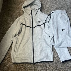 Grey Nike Tech Size: L Worn Once $130 Gray Nike Tech, Nike Tech Grey, Nike Tech Fit, Grey Nike Tech Fleece, Nike Tech Fleece Tracksuit, Nike Tech Hoodie, Grey Nike Tech, Tech Hoodie, Grey Hoodie Men