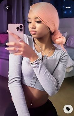 Pretty Females, Baddie Hairstyles, Cute Poses For Pictures, Light Skin, Cute Selfie Ideas, Pretty Selfies, Selfie Poses, Black Girls Hairstyles, Pretty Face