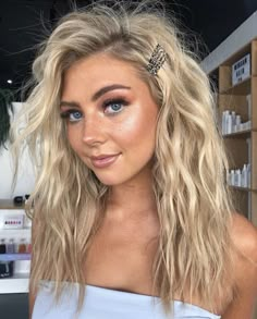 Medium Balayage, Aesthetic Honey, Balayage Medium, Light Balayage, Blonde Honey, Blonde Aesthetic, Light Aesthetic, Hair Light, Balayage Blonde