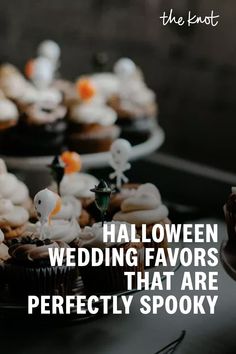 halloween wedding favors that are perfectly spooky and easy to put on the table